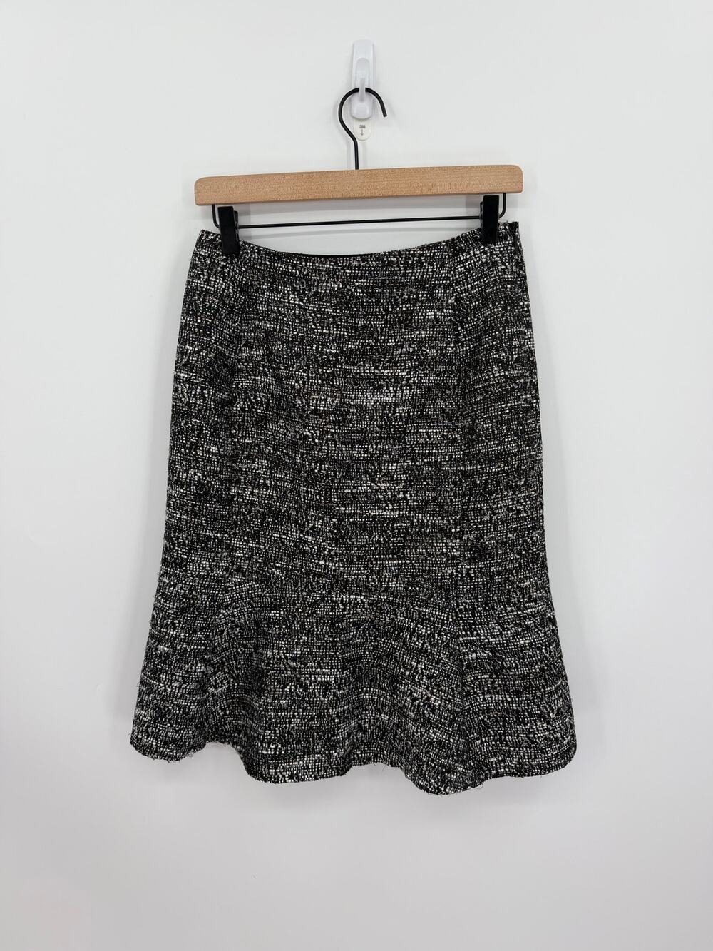 Ellen Tracy Black White Tweed Boucle Flounce Midi Skirt Lined Size 4 Classic
